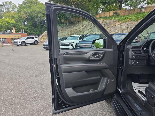 Photo of 2024 Black Chevrolet Suburban