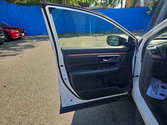 Photo of 2022 Platinum White Pearl Honda CR-V