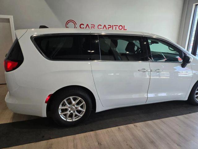 Photo of 2023 White Chrysler Voyager