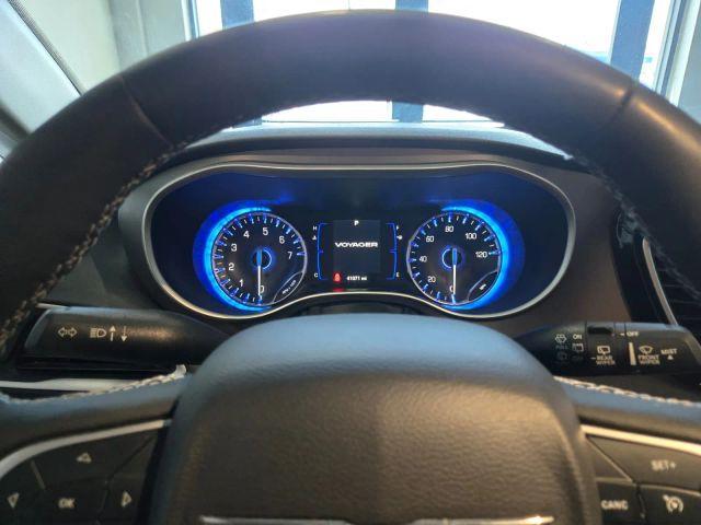 Photo of 2023 White Chrysler Voyager