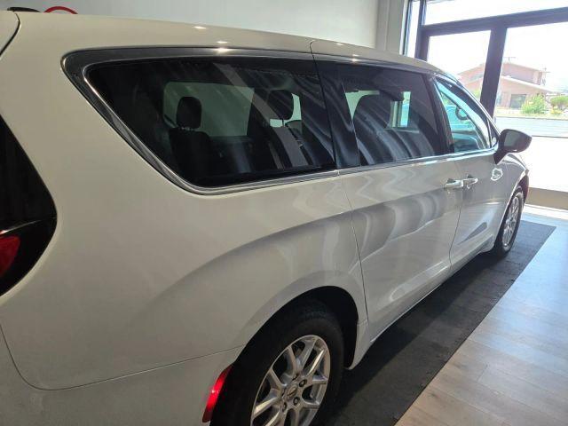 Photo of 2023 White Chrysler Voyager