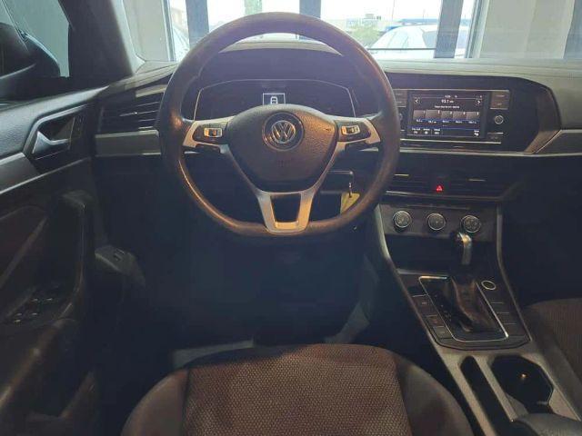 Photo of 2019 Silk Blue Metallic Volkswagen Jetta