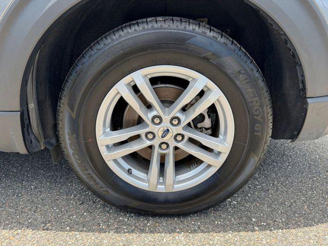 Photo of 2024 Carbonized Gray Metallic Ford Explorer