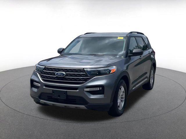 Photo of 2024 Carbonized Gray Metallic Ford Explorer