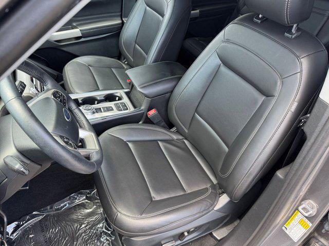 Photo of 2024 Carbonized Gray Metallic Ford Explorer