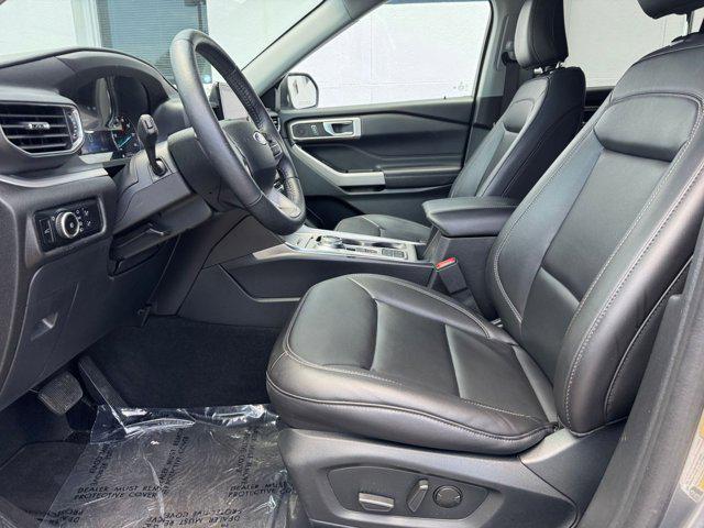 Photo of 2024 Carbonized Gray Metallic Ford Explorer