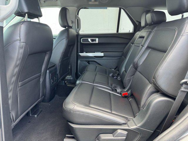 Photo of 2024 Carbonized Gray Metallic Ford Explorer
