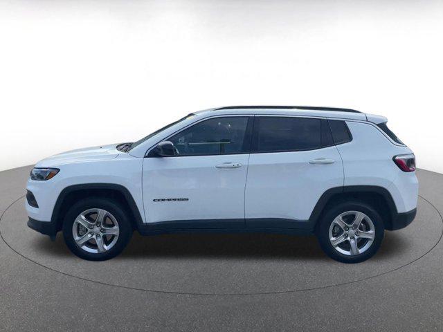 Photo of 2023 Bright White Clearcoat Jeep Compass