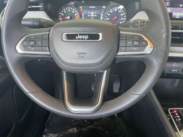Photo of 2023 Bright White Clearcoat Jeep Compass