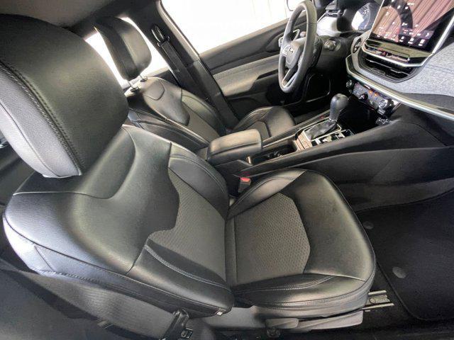 Photo of 2023 Bright White Clearcoat Jeep Compass