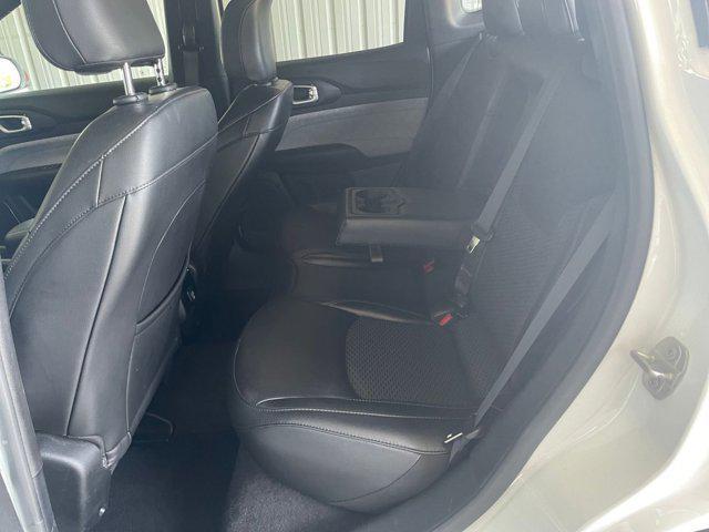Photo of 2023 Bright White Clearcoat Jeep Compass