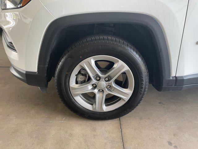 Photo of 2023 Bright White Clearcoat Jeep Compass