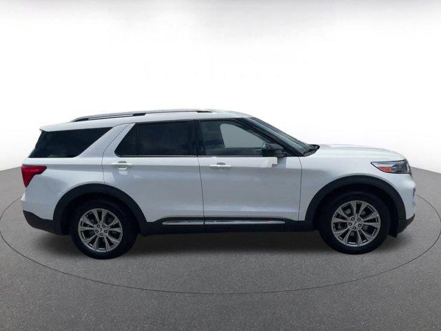 Photo of 2023 Oxford White Ford Explorer