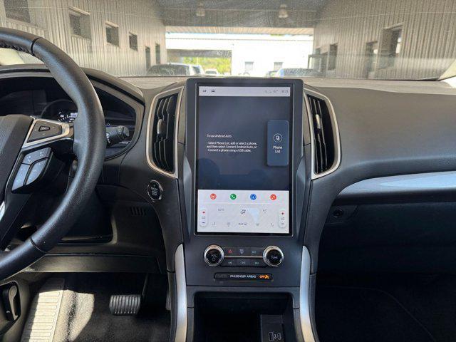 Photo of 2024 Agate Black Metallic Ford Edge