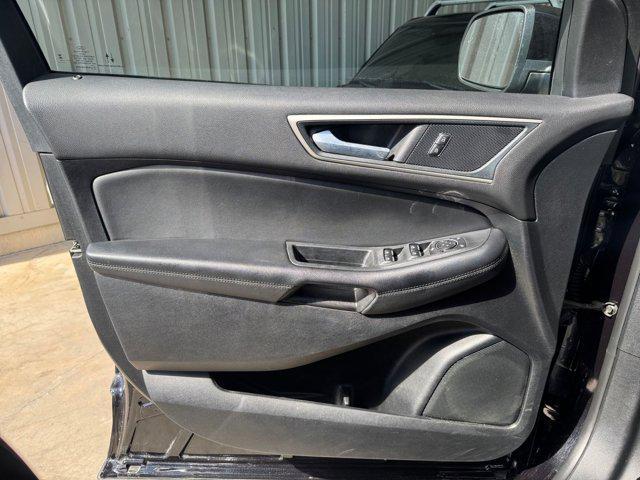 Photo of 2024 Agate Black Metallic Ford Edge