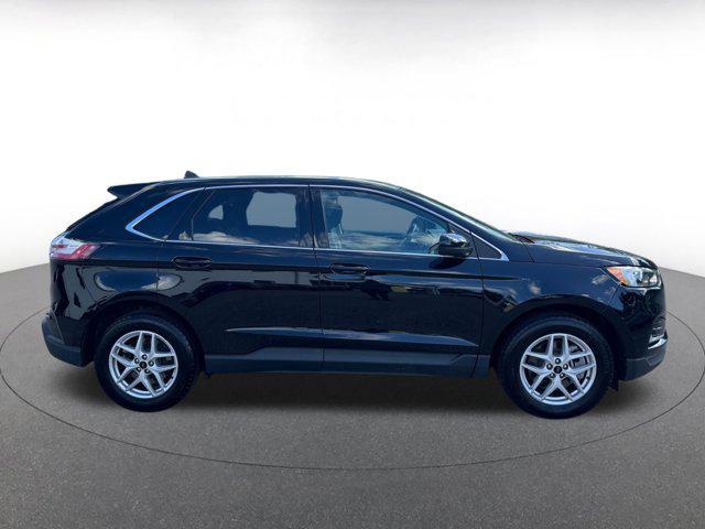Photo of 2024 Agate Black Metallic Ford Edge