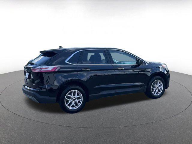 Photo of 2024 Agate Black Metallic Ford Edge