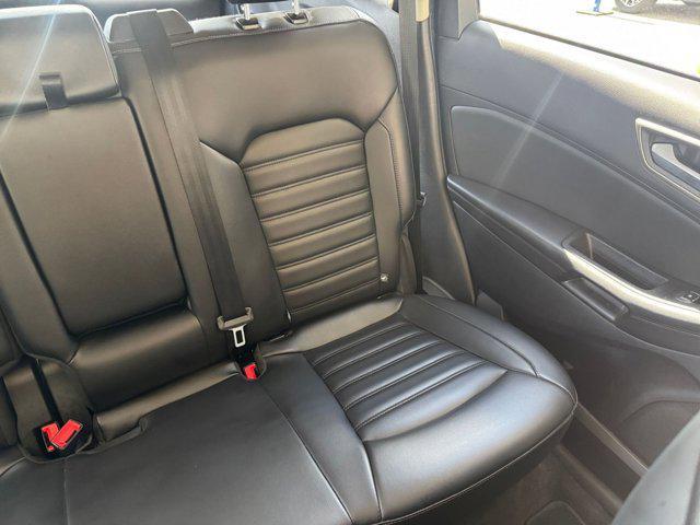 Photo of 2024 Agate Black Metallic Ford Edge