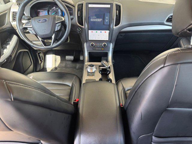Photo of 2024 Agate Black Metallic Ford Edge