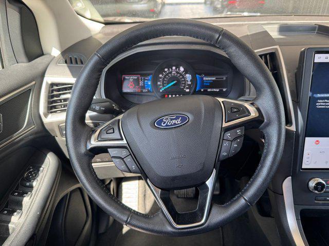 Photo of 2024 Agate Black Metallic Ford Edge