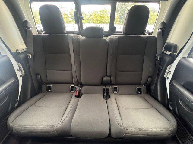 Photo of 2023 Bright White Clearcoat Jeep Gladiator