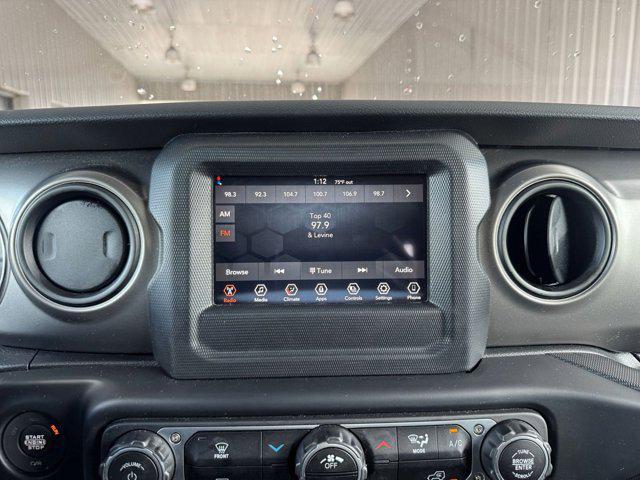 Photo of 2023 Bright White Clearcoat Jeep Gladiator