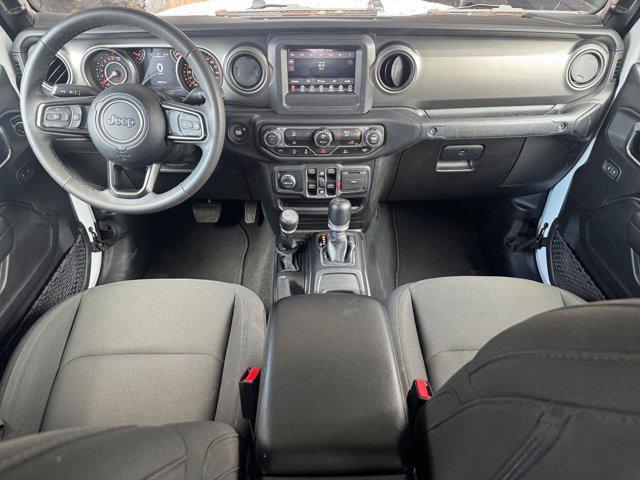 Photo of 2023 Bright White Clearcoat Jeep Gladiator