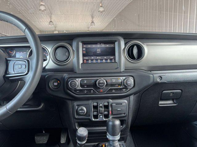 Photo of 2023 Bright White Clearcoat Jeep Gladiator