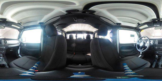 Photo of 2023 Bright White Clearcoat Jeep Gladiator