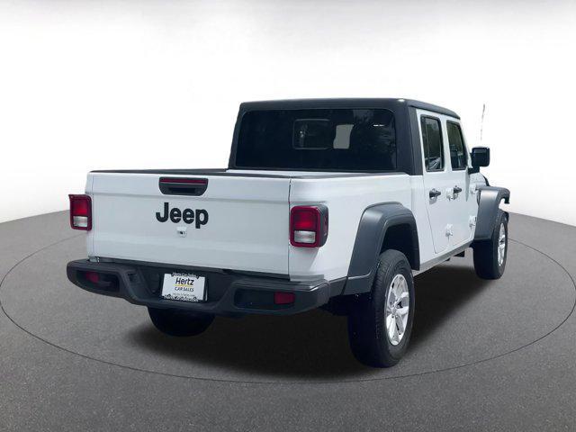 Photo of 2023 Bright White Clearcoat Jeep Gladiator