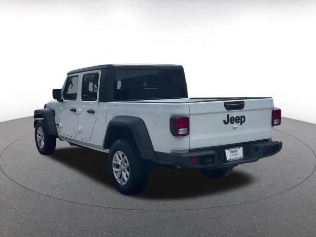 Photo of 2023 Bright White Clearcoat Jeep Gladiator