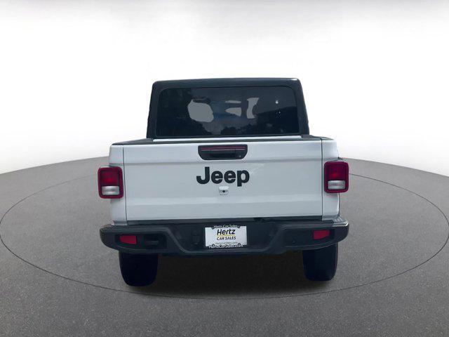 Photo of 2023 Bright White Clearcoat Jeep Gladiator