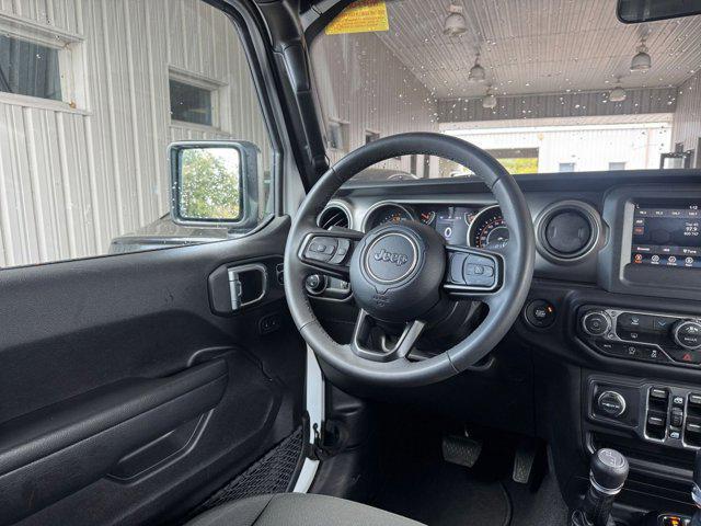 Photo of 2023 Bright White Clearcoat Jeep Gladiator