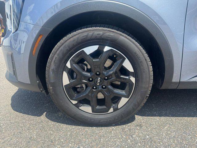 Photo of 2024 Everlasting Silver Kia Sorento