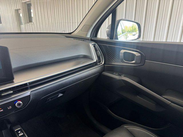 Photo of 2024 Everlasting Silver Kia Sorento