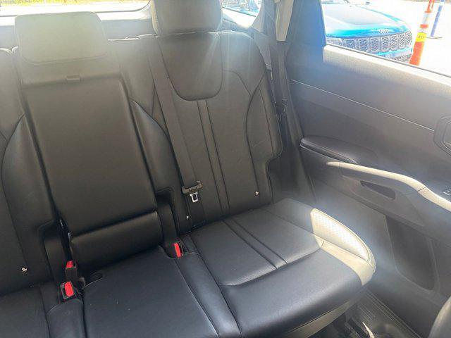 Photo of 2024 Everlasting Silver Kia Sorento