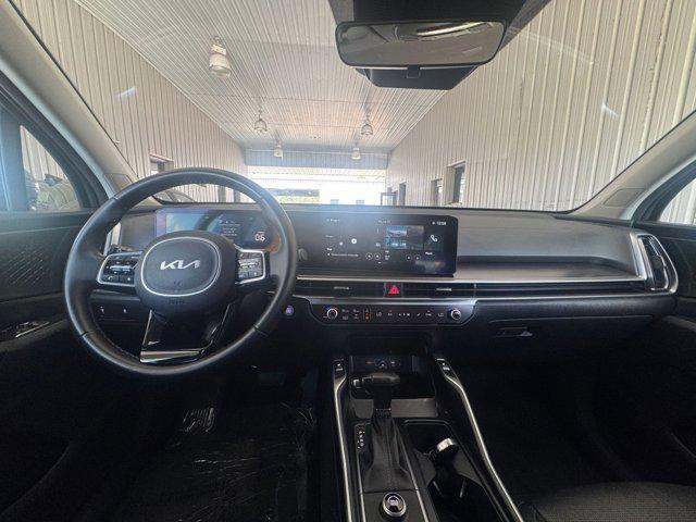 Photo of 2024 Everlasting Silver Kia Sorento