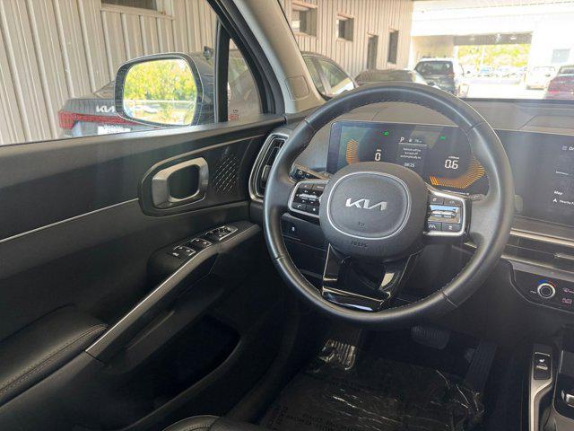Photo of 2024 Everlasting Silver Kia Sorento
