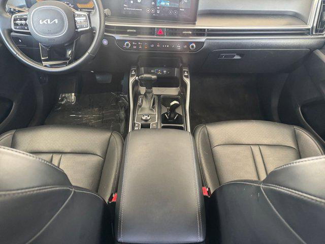 Photo of 2024 Everlasting Silver Kia Sorento