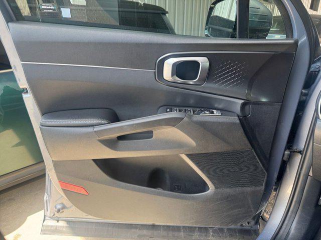 Photo of 2024 Everlasting Silver Kia Sorento