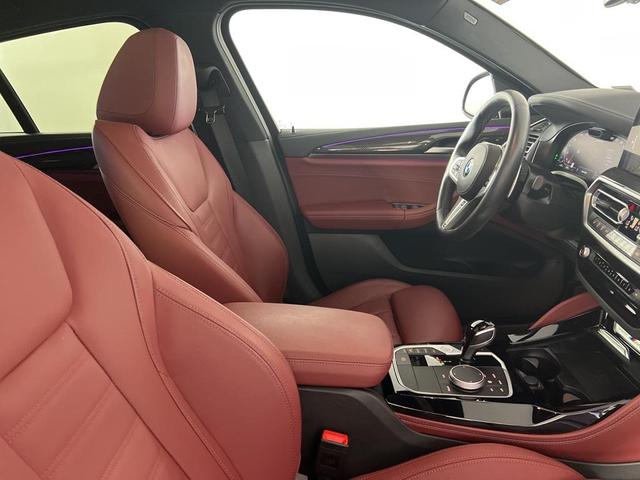Photo of 2023 Black Sapphire Metallic BMW X4