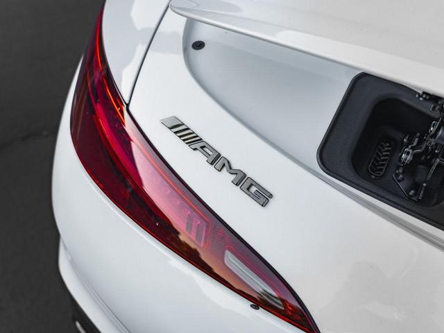 Photo of 2023 MANUFAKTUR Moonlight White Metallic Mercedes-Benz AMG SL 63