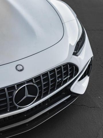 Photo of 2023 MANUFAKTUR Moonlight White Metallic Mercedes-Benz AMG SL 63