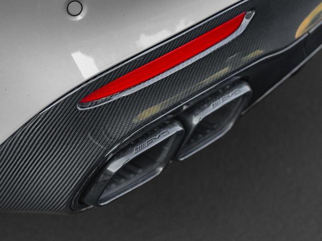 Photo of 2023 MANUFAKTUR Moonlight White Metallic Mercedes-Benz AMG SL 63