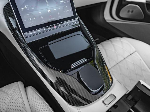 Photo of 2023 MANUFAKTUR Moonlight White Metallic Mercedes-Benz AMG SL 63