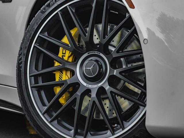 Photo of 2023 MANUFAKTUR Moonlight White Metallic Mercedes-Benz AMG SL 63