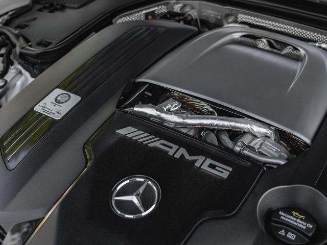 Photo of 2023 MANUFAKTUR Moonlight White Metallic Mercedes-Benz AMG SL 63