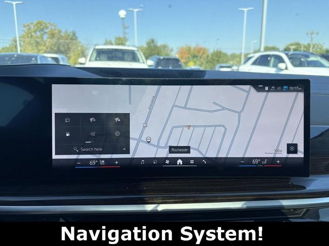 Photo of 2025 Black Sapphire Metallic BMW X7