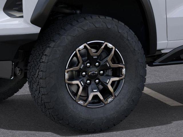 Photo of 2025 Summit White Chevrolet Colorado