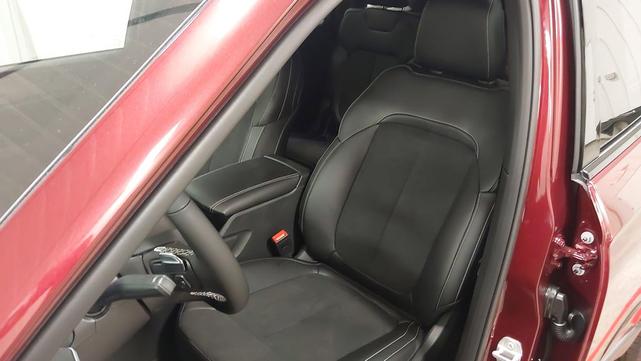 Photo of 2025 Velvet Red Pearlcoat Jeep Grand Cherokee L